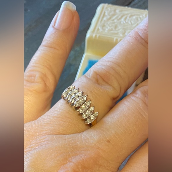 Elegant Clyde Duneier vintage cocktail ring 10k CI 21 Diamonds size 7 circa 1997 - Picture 2 of 5